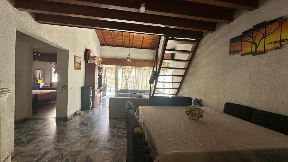 CASA 5 ANB EN AVELLANED C/QUINCHO APTO CRÉDITO 4