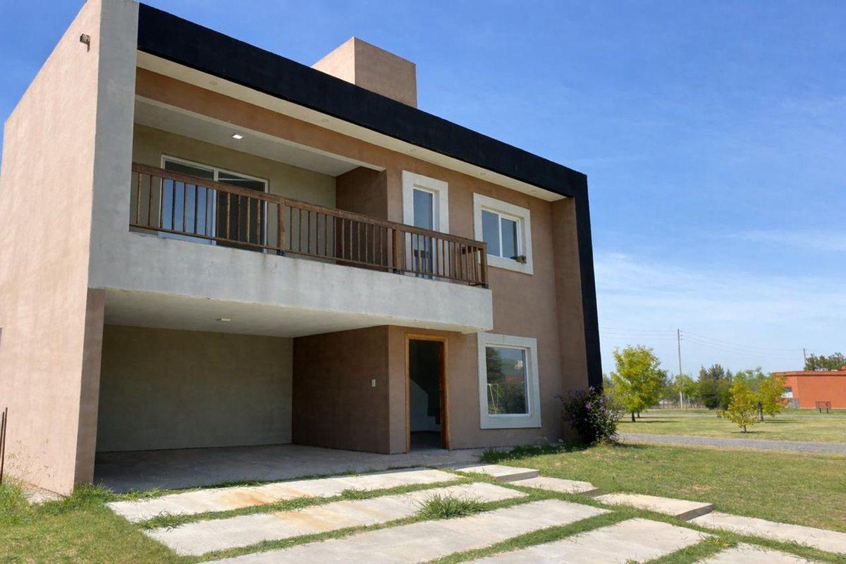 Casa 4 ambientes VENTA Santo Domingo, SAN VICENTE