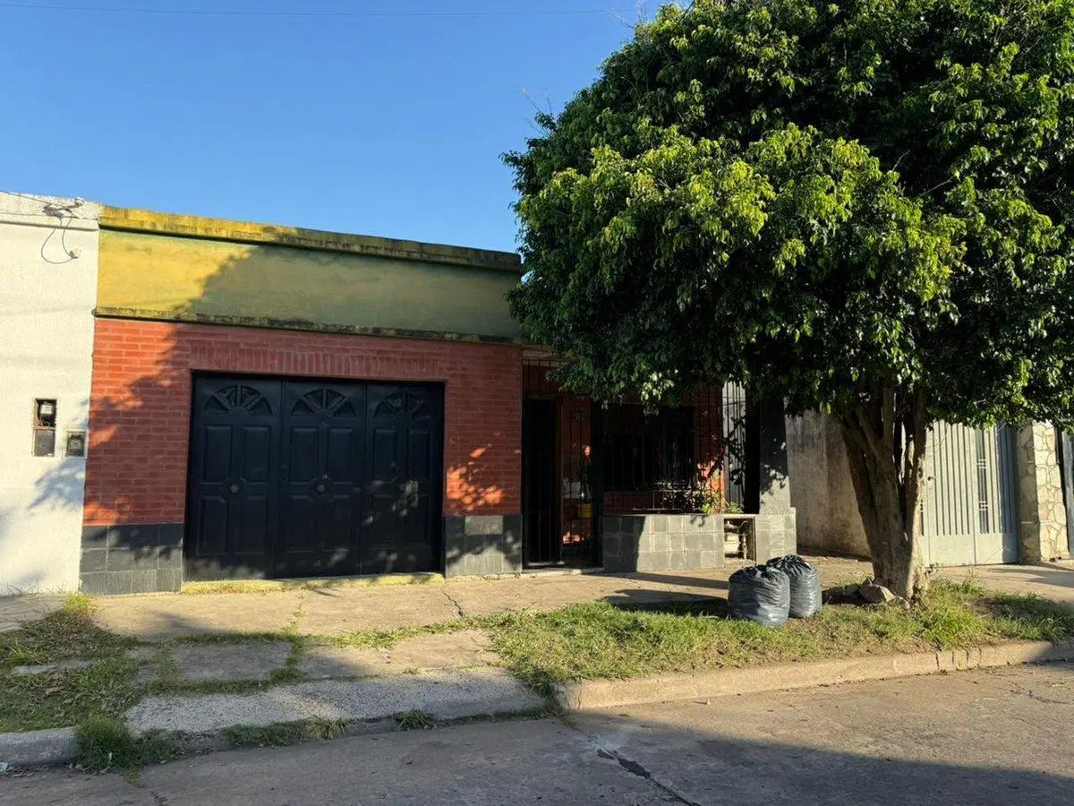 VENTA CASA TEMPERLEY. LOTE 2