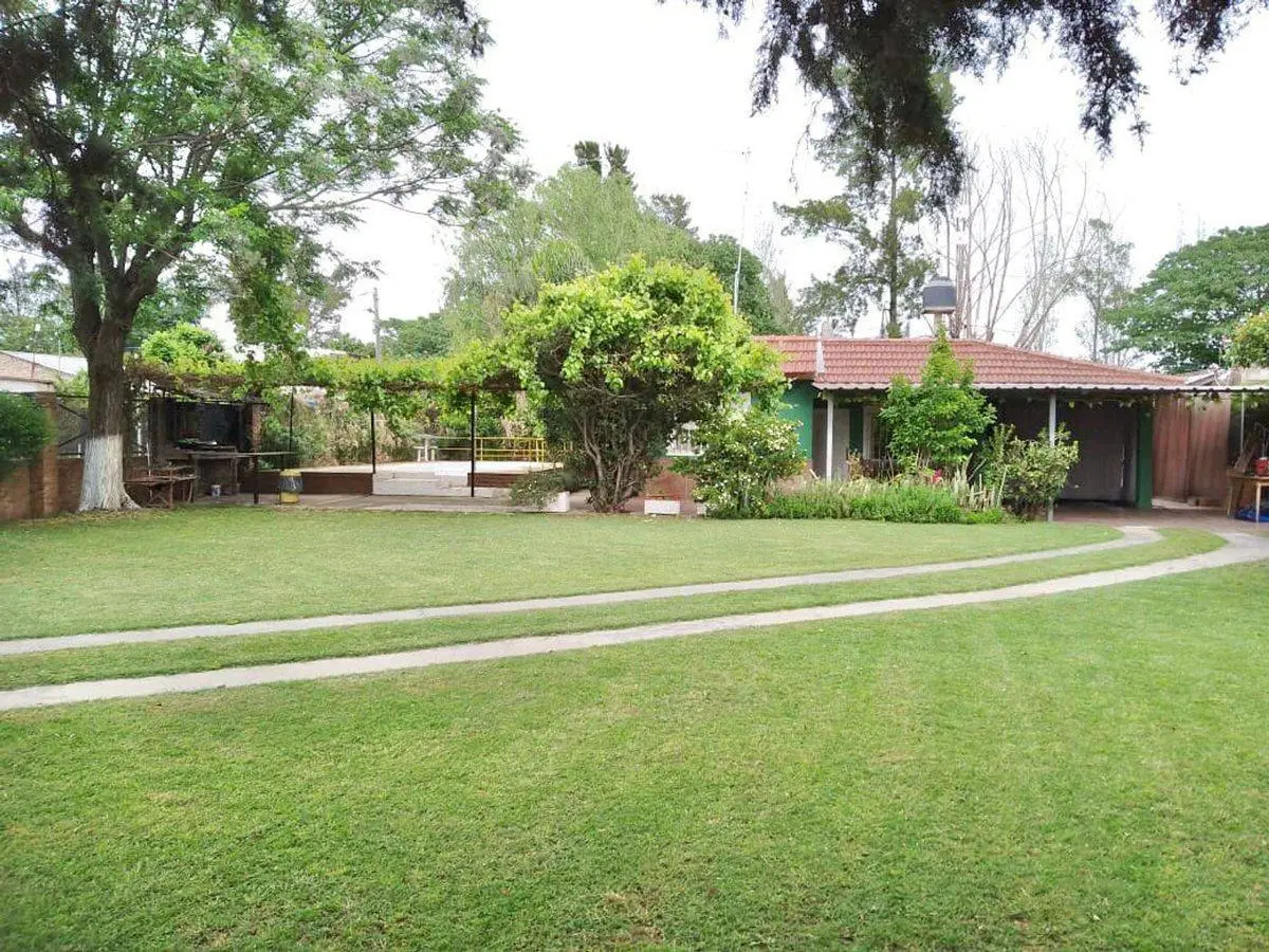 CASA VENTA 3 AMBIENTES PATIO Y PILETA MONTE GRANDE 4