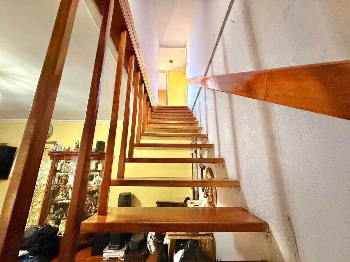 CASA EN VENTA 5 AMB CON COCHERA APTA CREDITO LOMAS 2