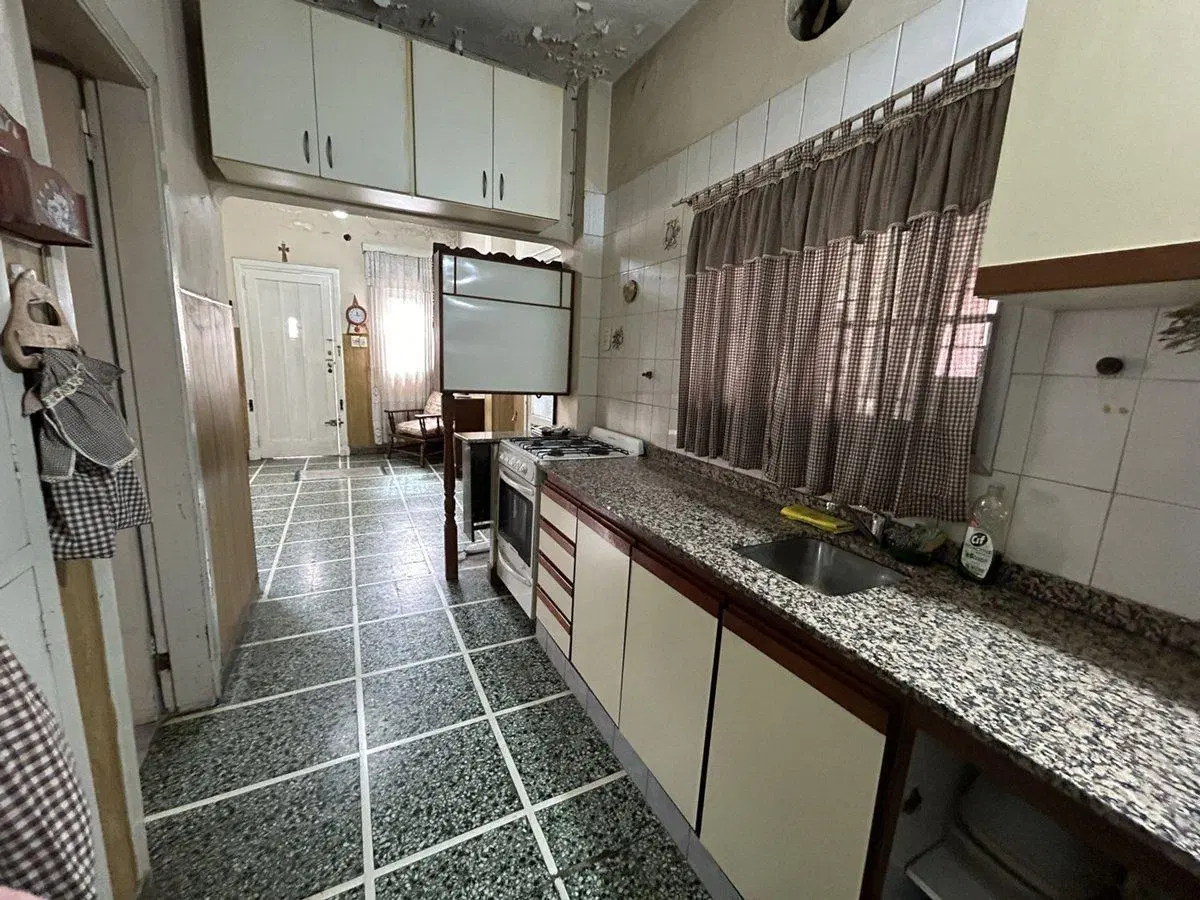 CASA 3 AMBIENTES EN VENTA EN BANFIELD COCHERA 5