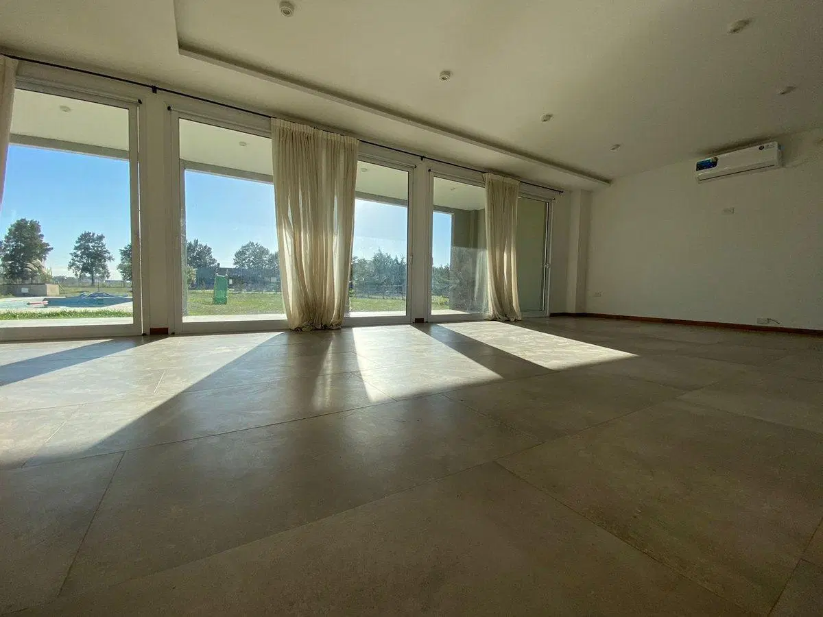 CASA 5 AMBIENTES EN ALQUILER EN CANNING 3