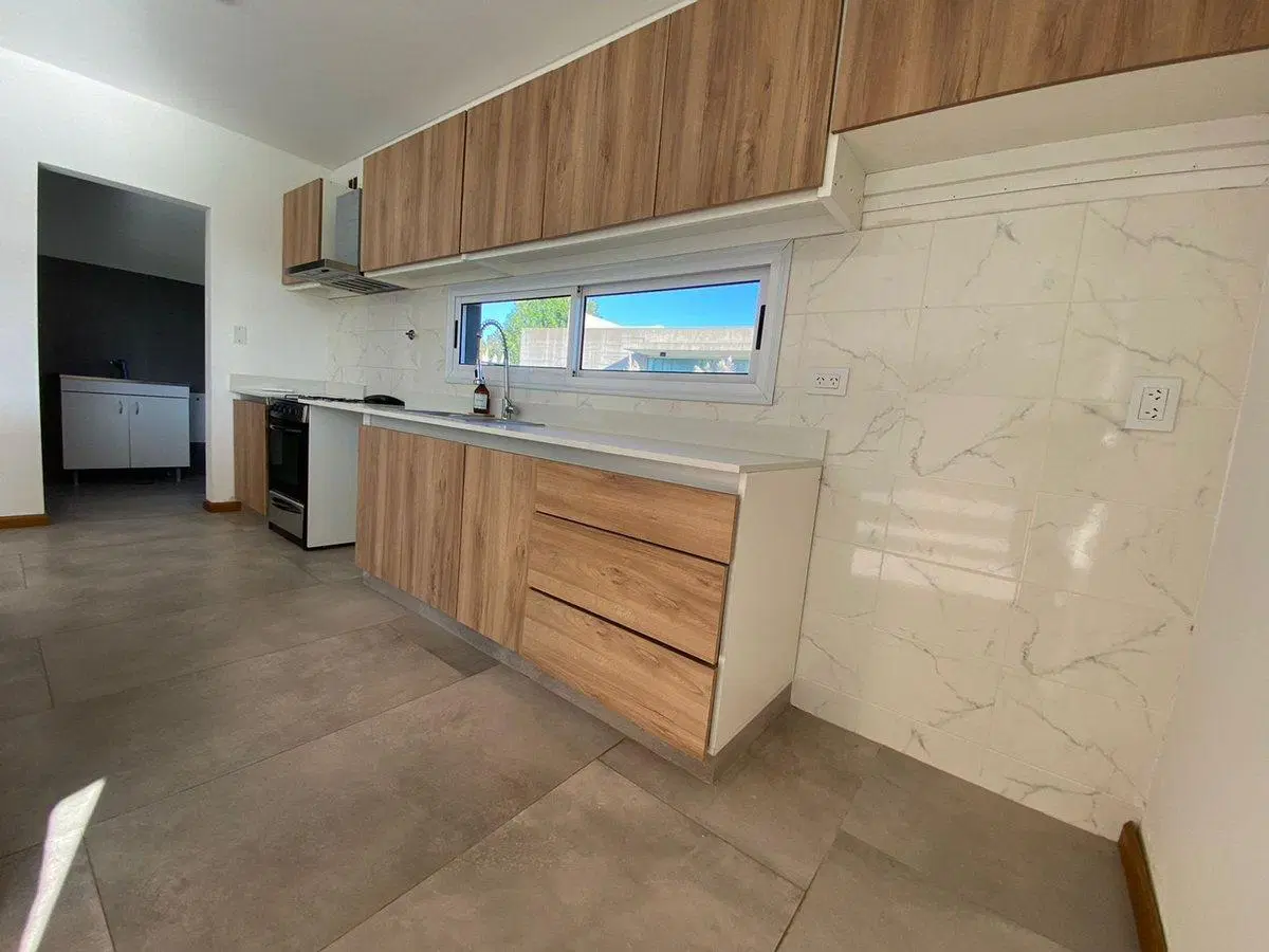 CASA 5 AMBIENTES EN ALQUILER EN CANNING 4