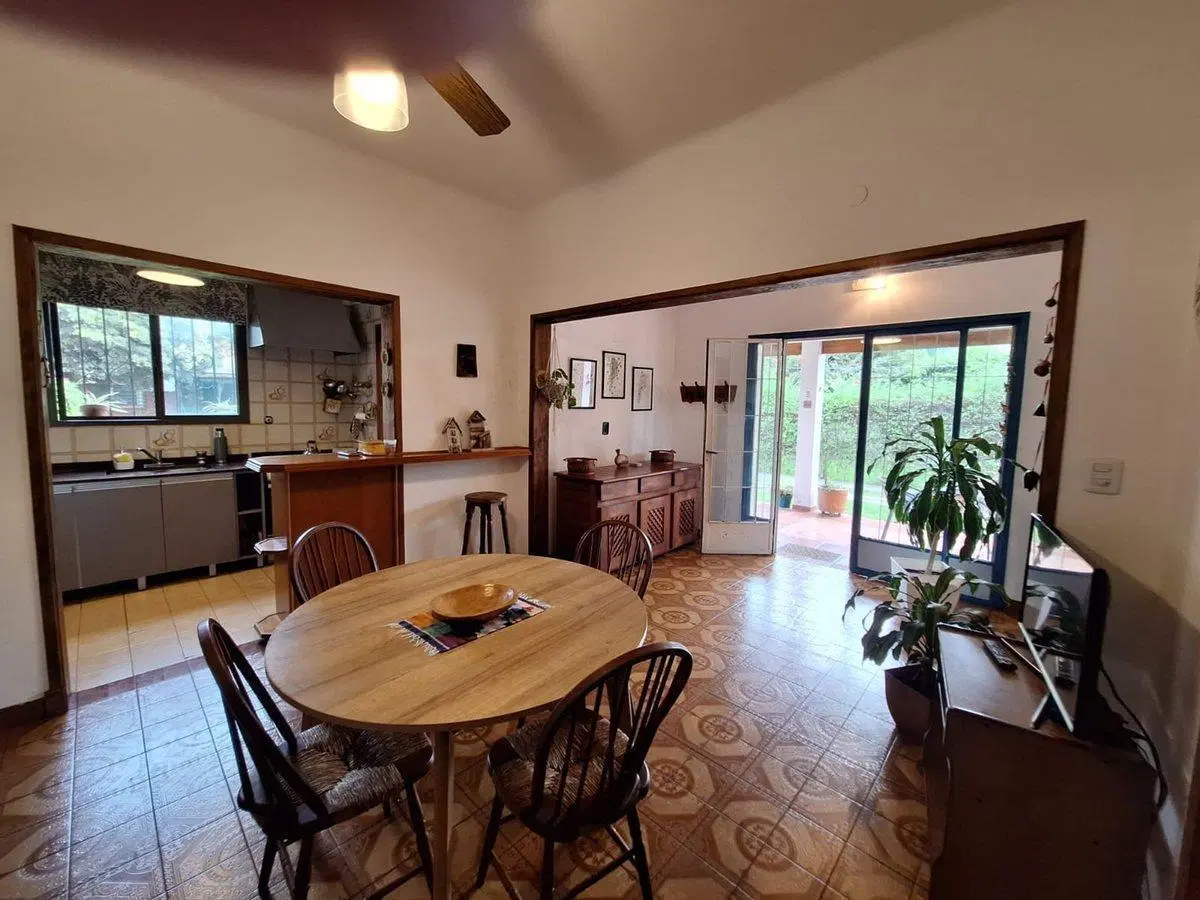 CASA 4 Amb. y CASA 2 Amb. y Quincho VENTA L.ZAMORA 5