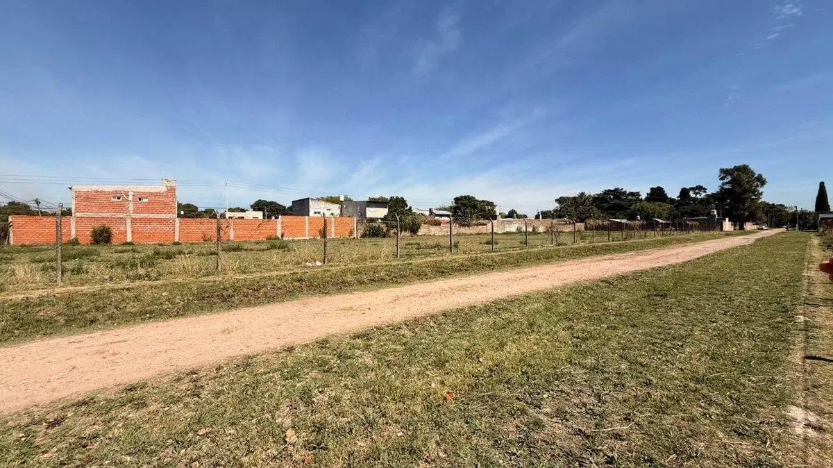 LOTE EN VENTA DE 382M2 EN BURZACO 3