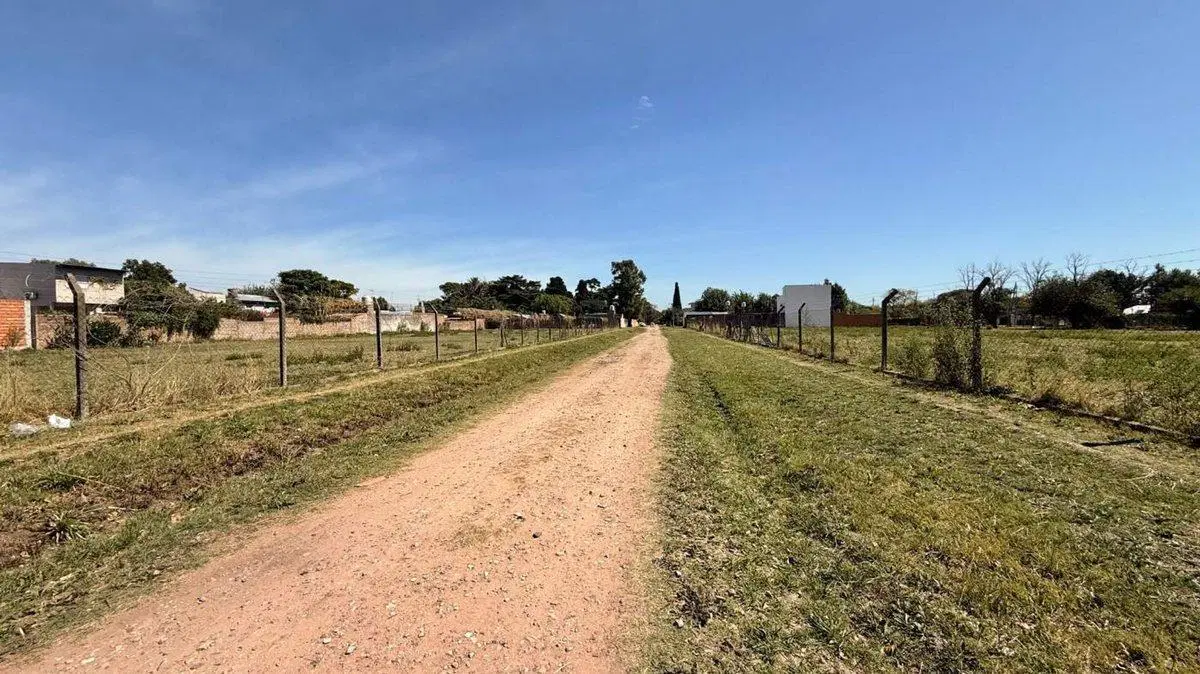 LOTE EN VENTA DE 382M2 EN BURZACO 5