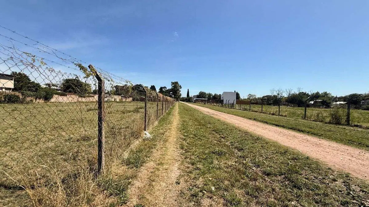 LOTE EN VENTA DE 382M2 EN BURZACO 2