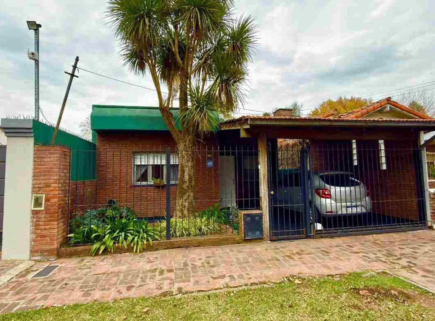 CASA 4 AMBIENTES EN VENTA ADROGUE 5