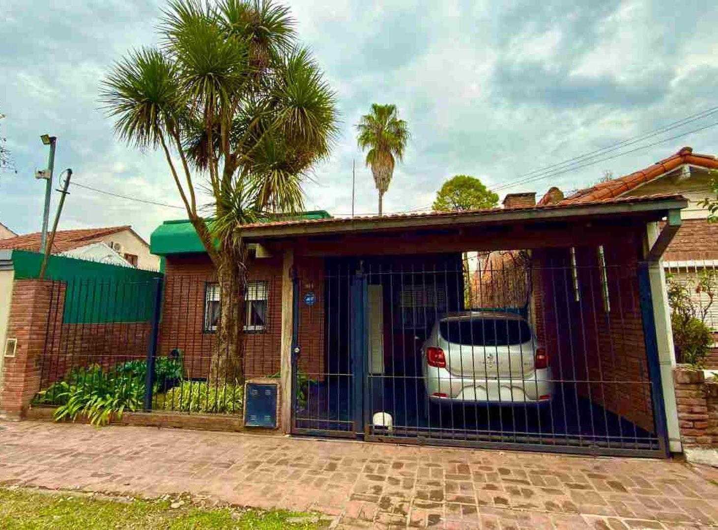CASA 4 AMBIENTES EN VENTA ADROGUE