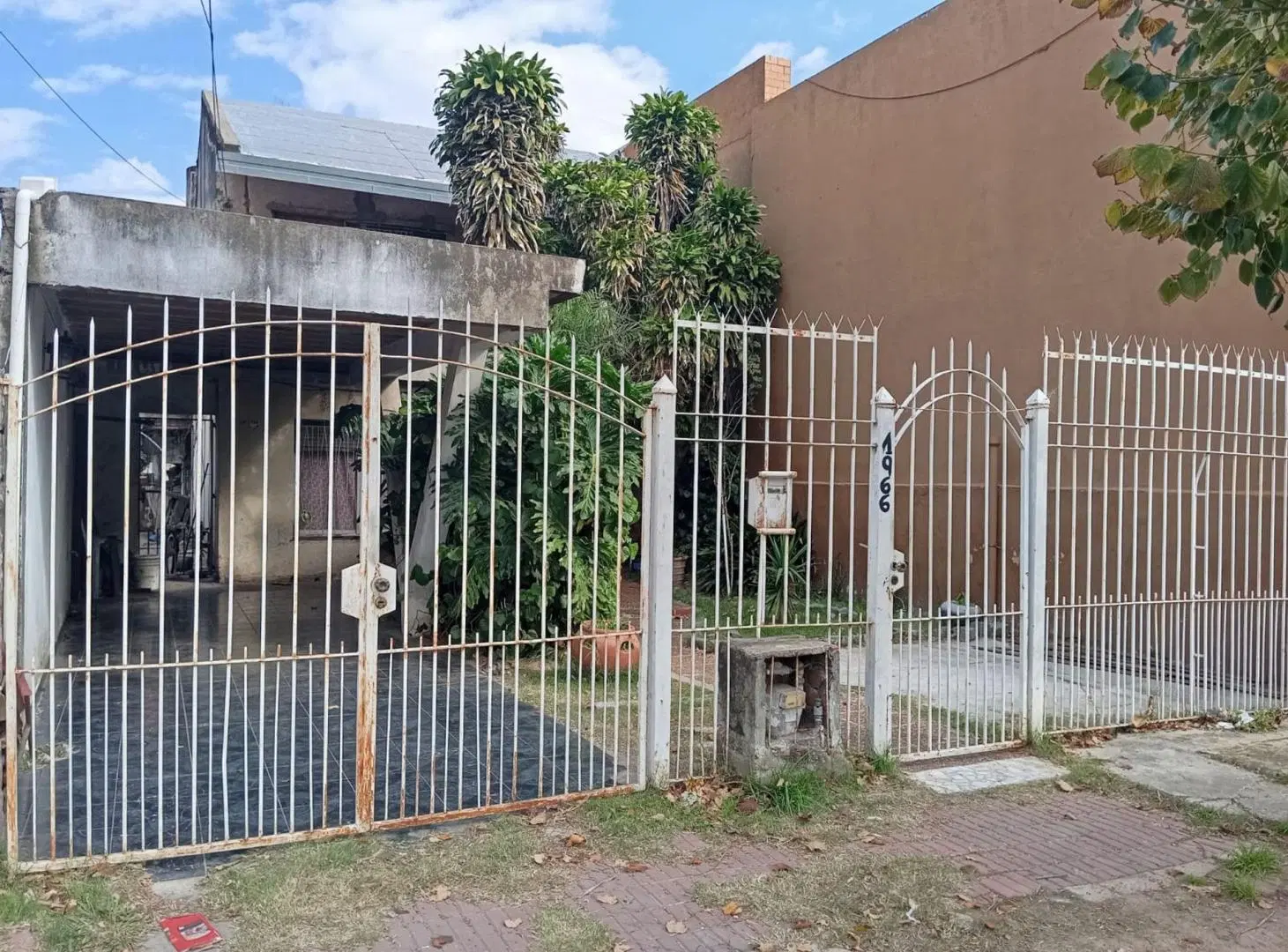 CASA 5 AMBIENTES VENTA LOMAS DE ZAMORA CON DEPTO 3