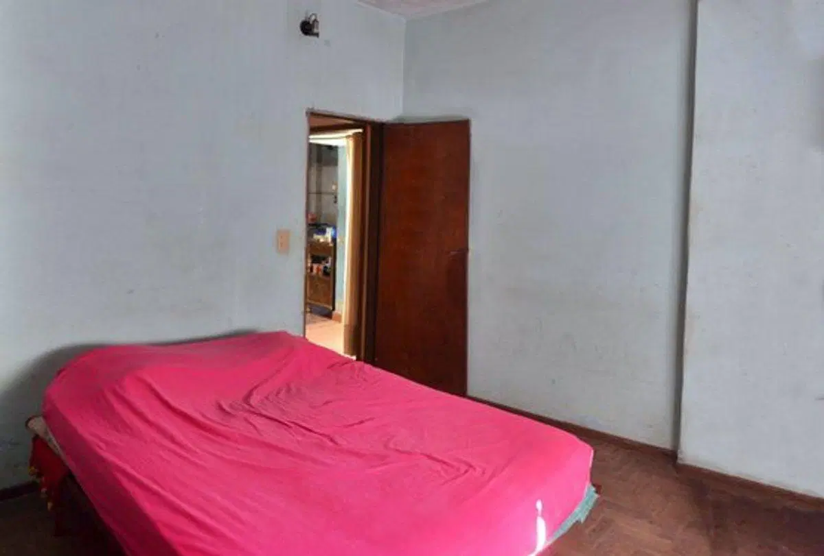 CASA 3 AMB EN VENTA EN JOSE MARMOL A REFACCIONAR 3