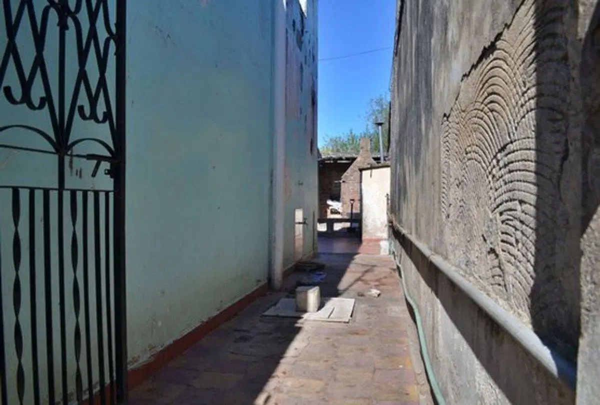 CASA 3 AMB EN VENTA EN JOSE MARMOL A REFACCIONAR 5
