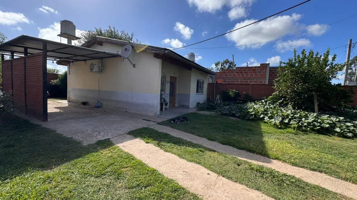 CASA 3 AMBIENTES VENTA CAÑUELAS AMPLIO LOTE GARAJE 3