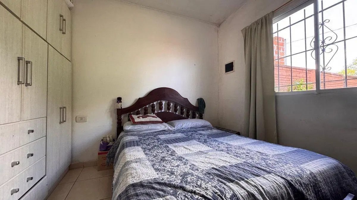CASA 3 AMBIENTES VENTA CAÑUELAS AMPLIO LOTE GARAJE 5