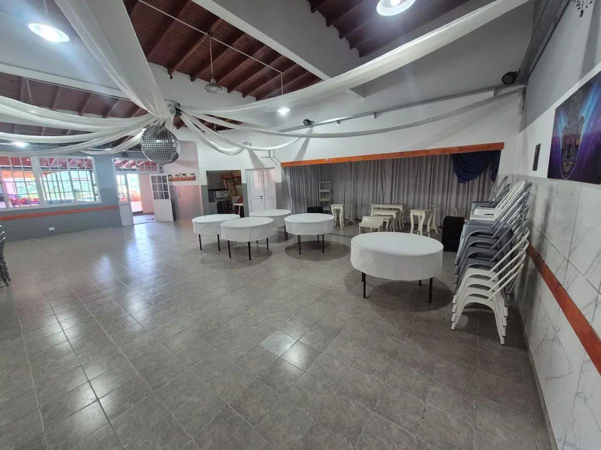 SALON D EVENTOS + CASA C PILETA VENTA EN TEMPERLEY 5