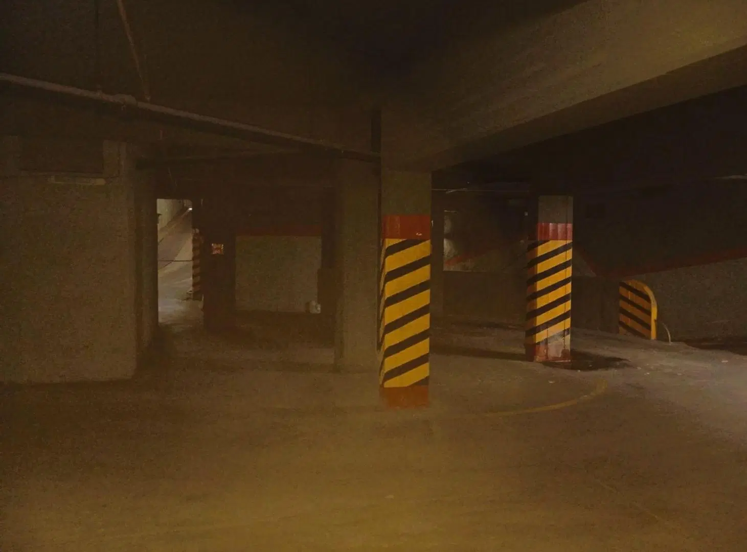 COCHERA VENTA ADROGUE PLENO CENTRO 4