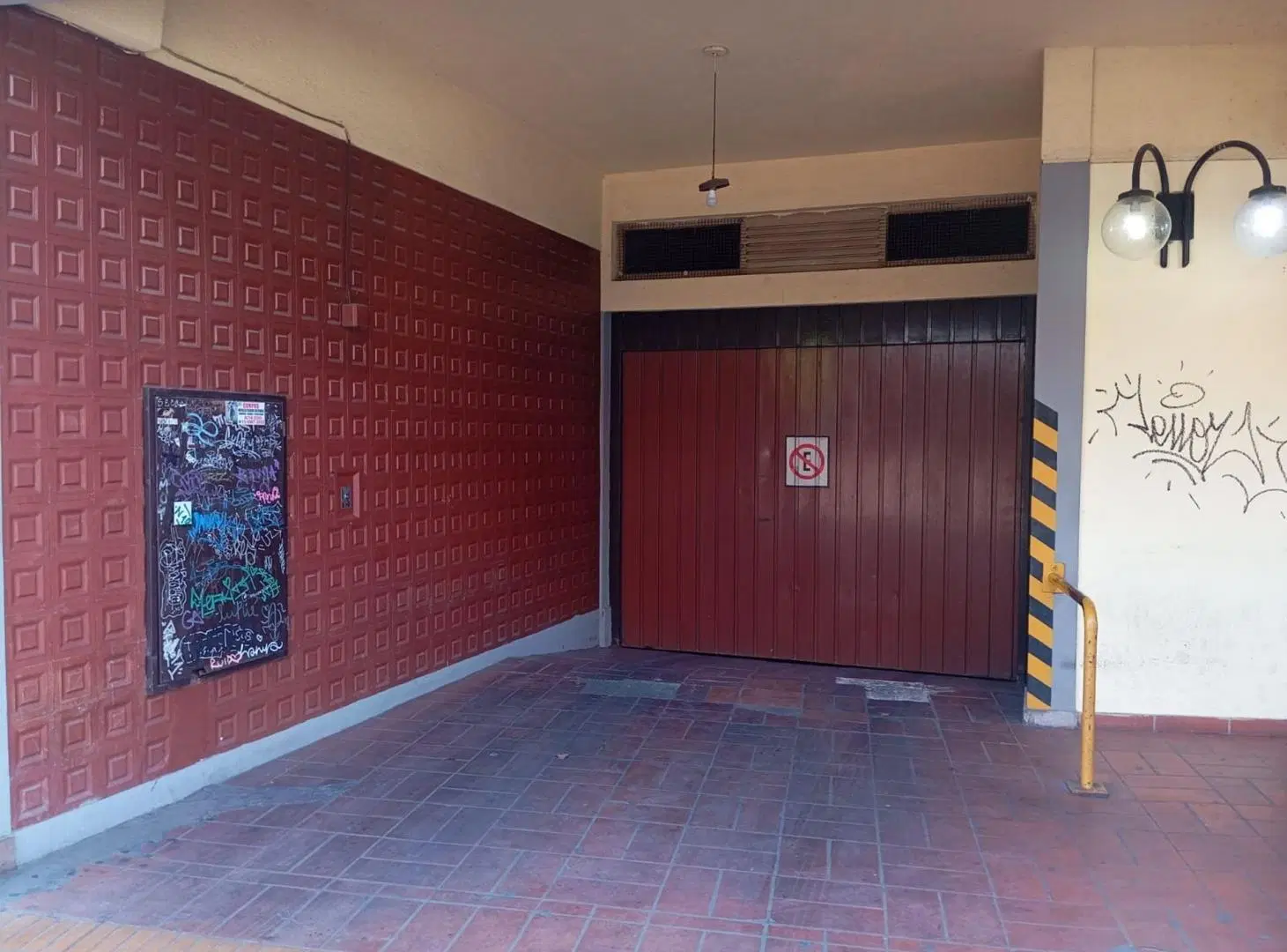 COCHERA VENTA ADROGUE PLENO CENTRO 5