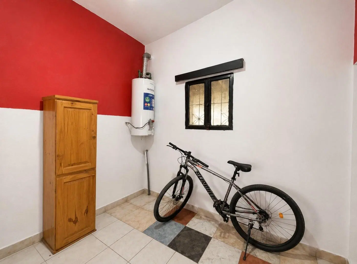 CASA 3 AMBIENTES EN VENTA SOLANO COCHERA Y JARDIN 2