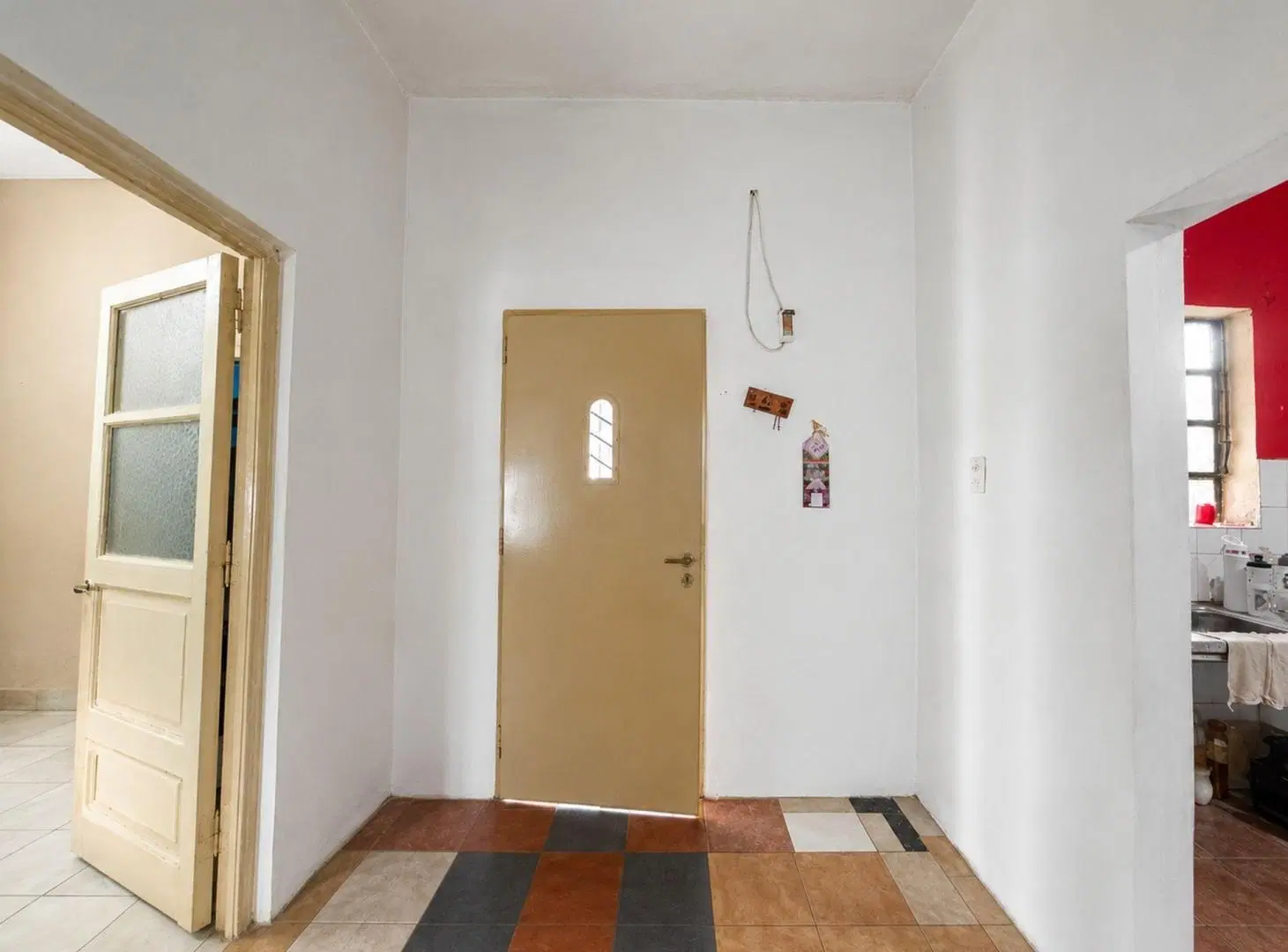 CASA 3 AMBIENTES EN VENTA SOLANO COCHERA Y JARDIN 4