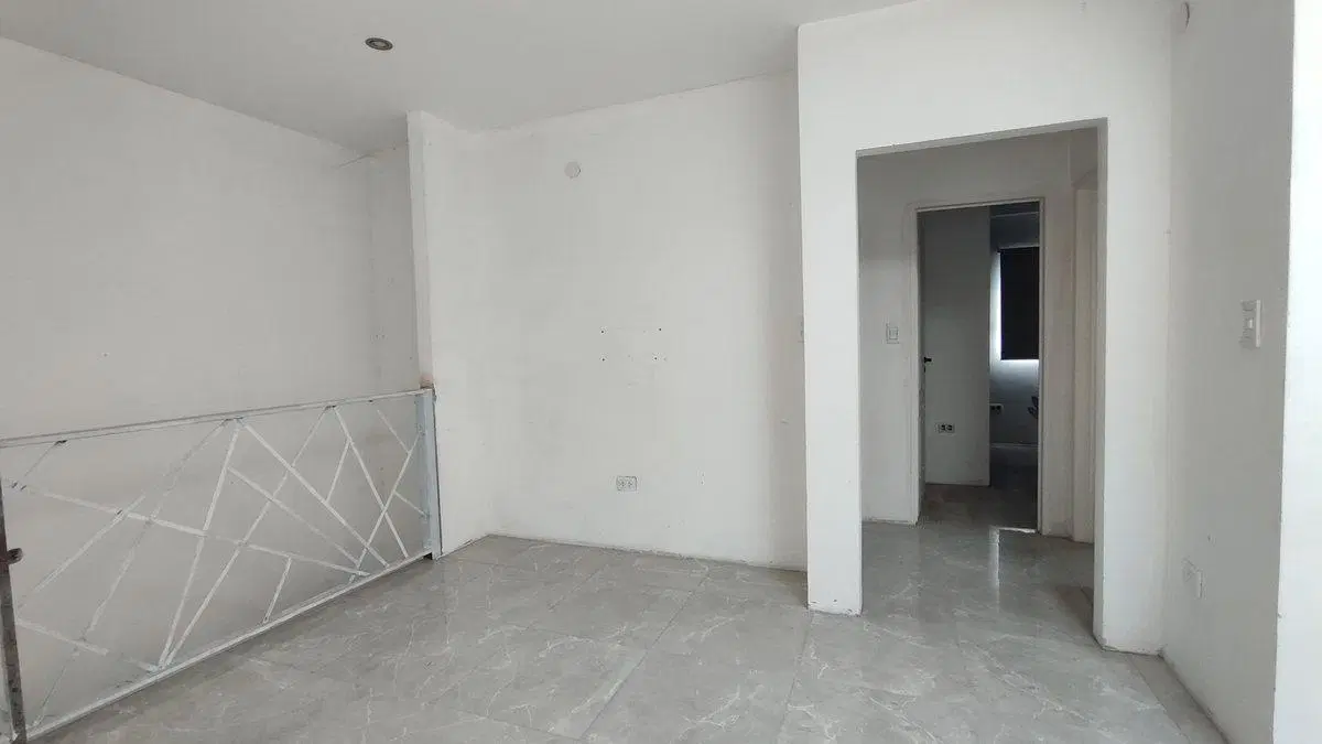CASA MAS DEPOSITO MAS 2 DEPARTAMENTOS  VENTA LOMAS 3