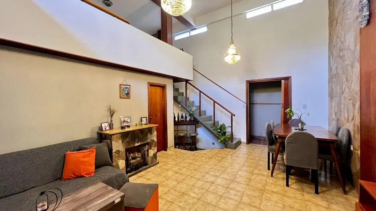 CASA 4 AMBIENTES EN VENTA TEMPERLEY + DEPTO REF 3