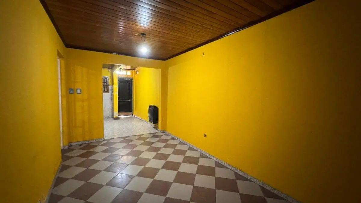 CASA 4 AMBIENTES VENTA BURZACO CON QUINCHO, GARAJE 4