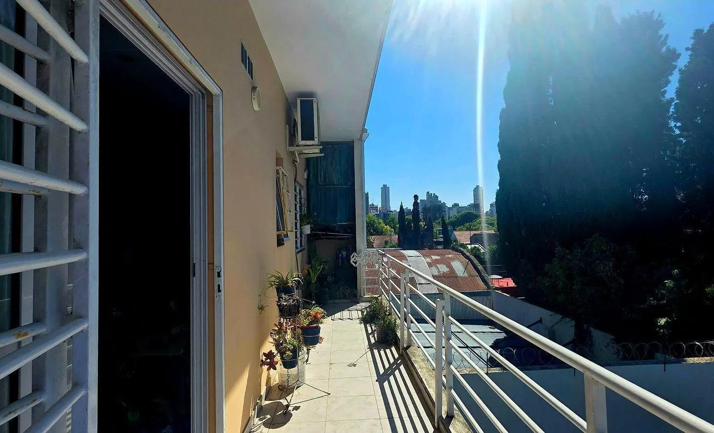 DEPARTAMENTO 3 AMBIENTES VENTA CON COCHERA BALCON 5