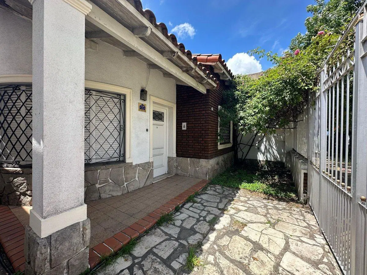 Venta Casa 2 unidades con Parque y 3 Dormitorios 2
