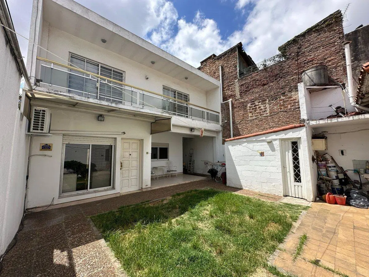 Venta Casa 2 unidades con Parque y 3 Dormitorios 4