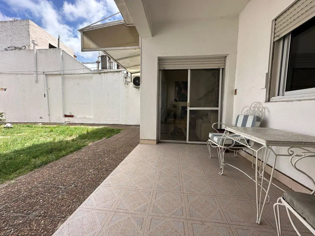 Venta Casa 2 unidades con Parque y 3 Dormitorios 5