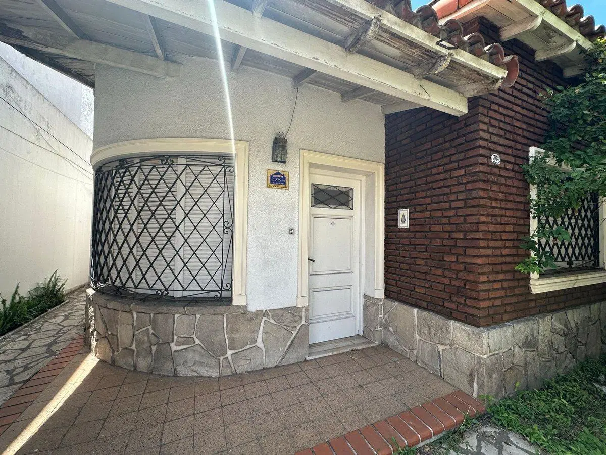 Venta Casa 2 unidades con Parque y 3 Dormitorios 3