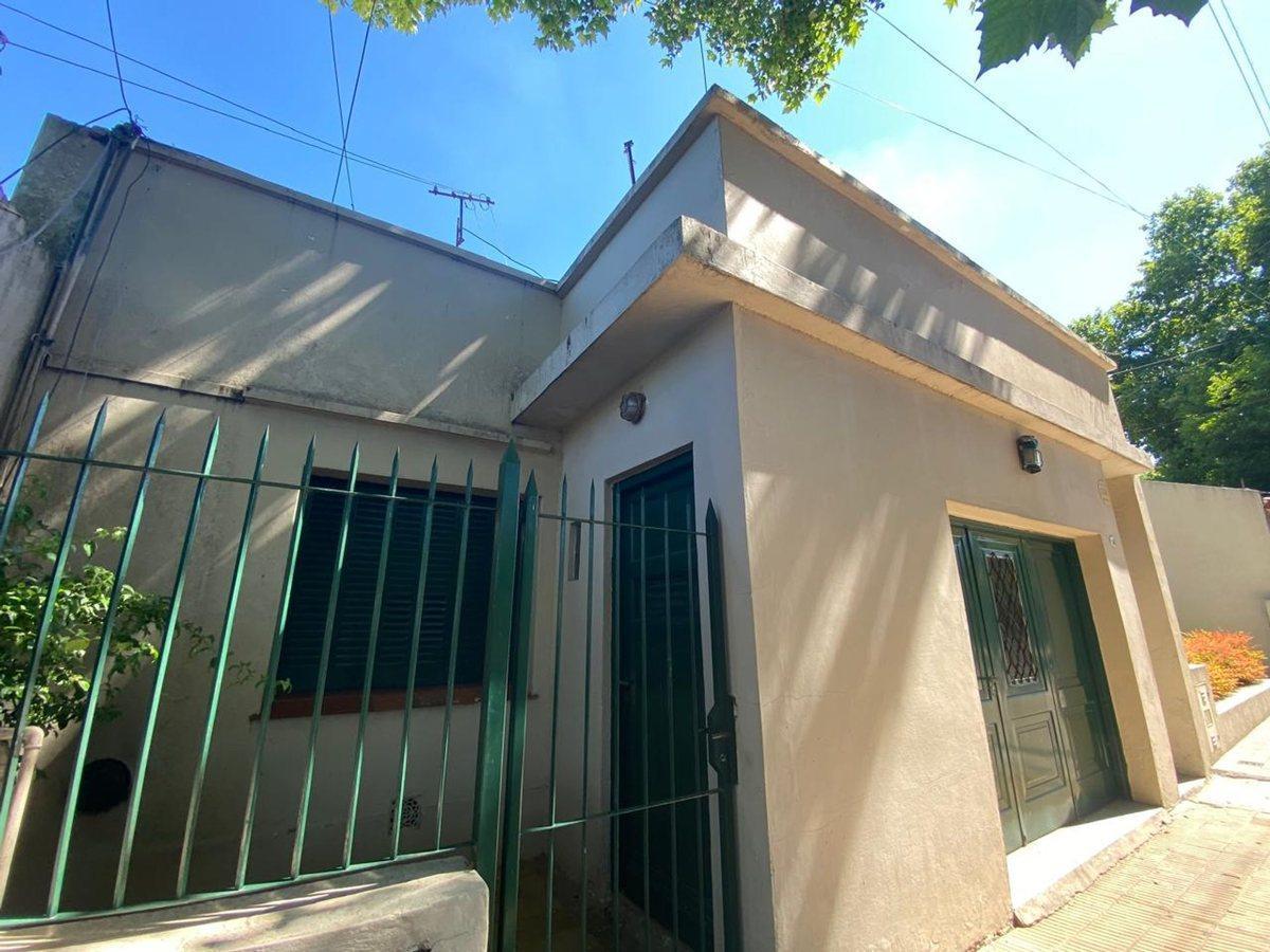 Casa 6 AMBIENTES VENTA APTO CRÉDITO Temperley Este