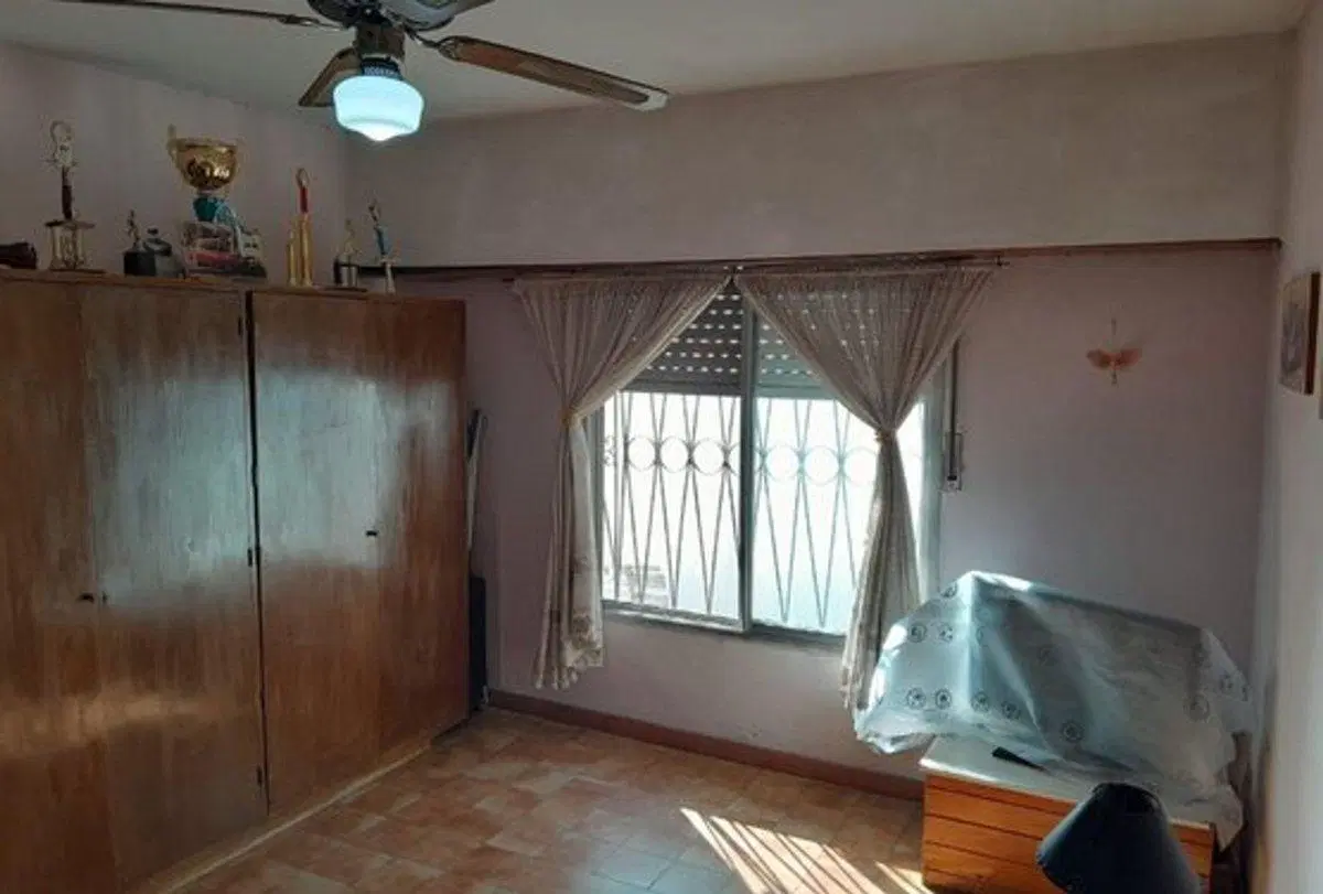 VENTA CASA 3 AMBIENTES CON JARDIN EN TEMPERLEY 4