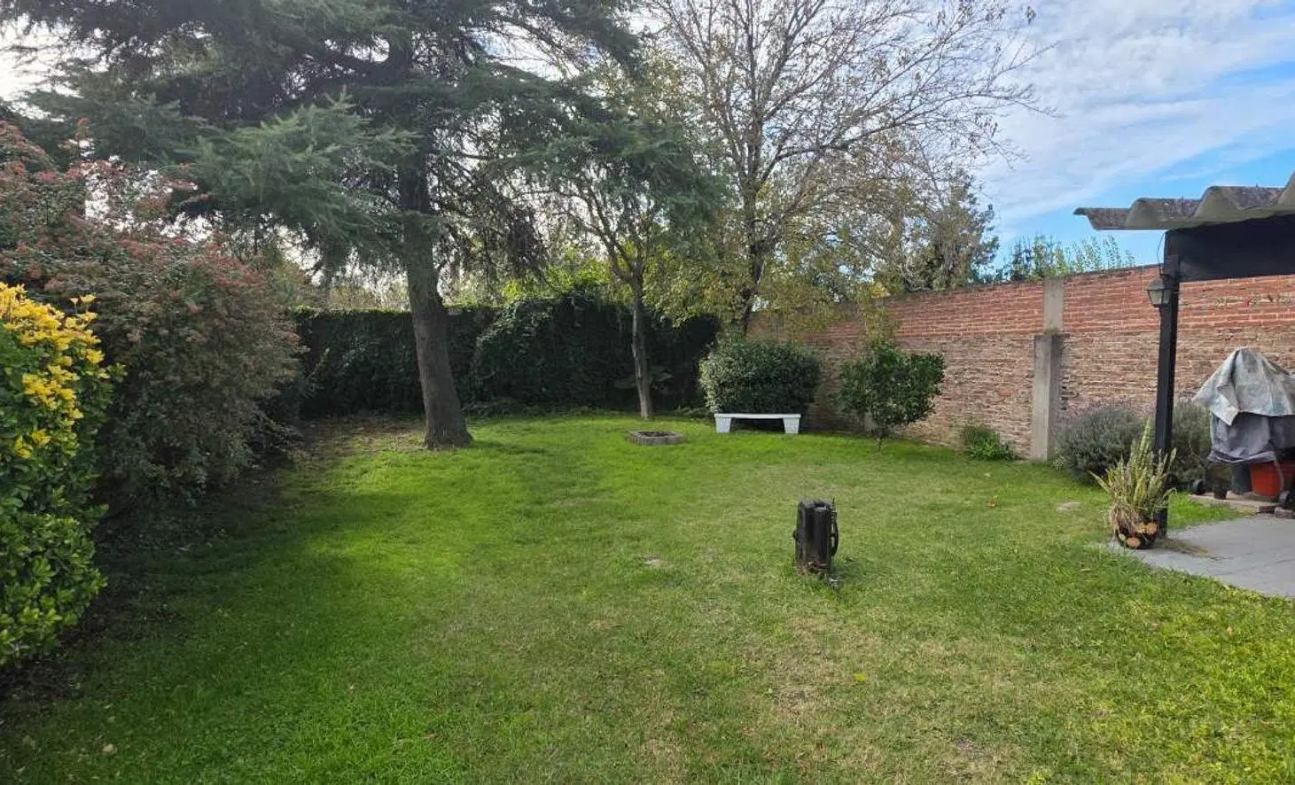 Casa 4 ambientes venta Temperley con piscina 3