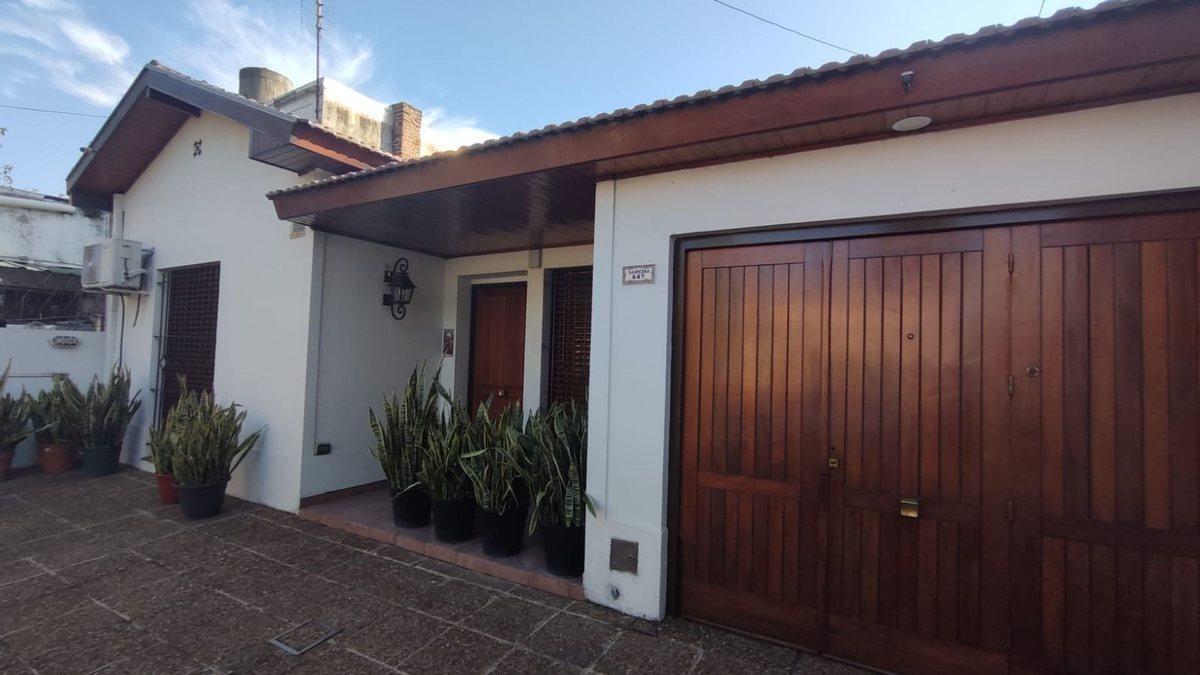 CASA 4 AMBIENTES VENTA EN LOMAS DE ZAMORA