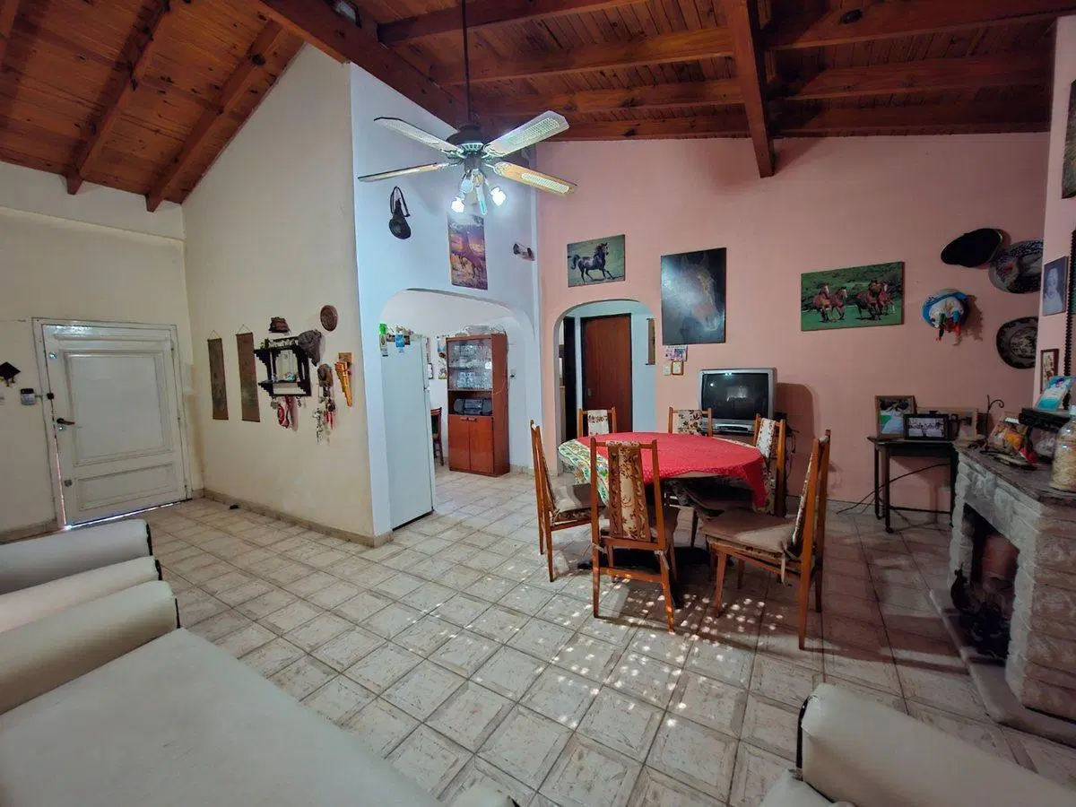 CASA 3 AMB EN VENTA EN CLAYPOLE APTO CREDITO 4