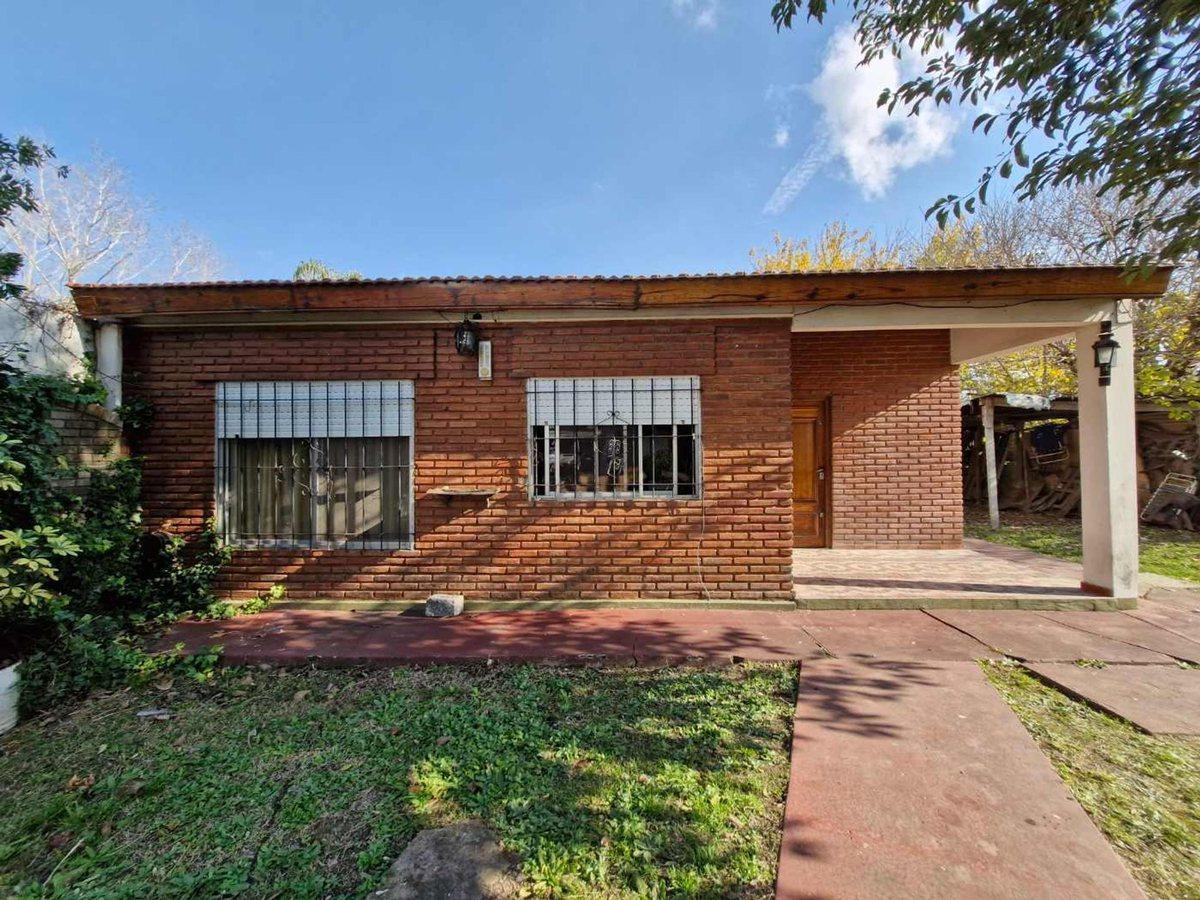CASA 3 AMB EN VENTA EN CLAYPOLE APTO CREDITO
