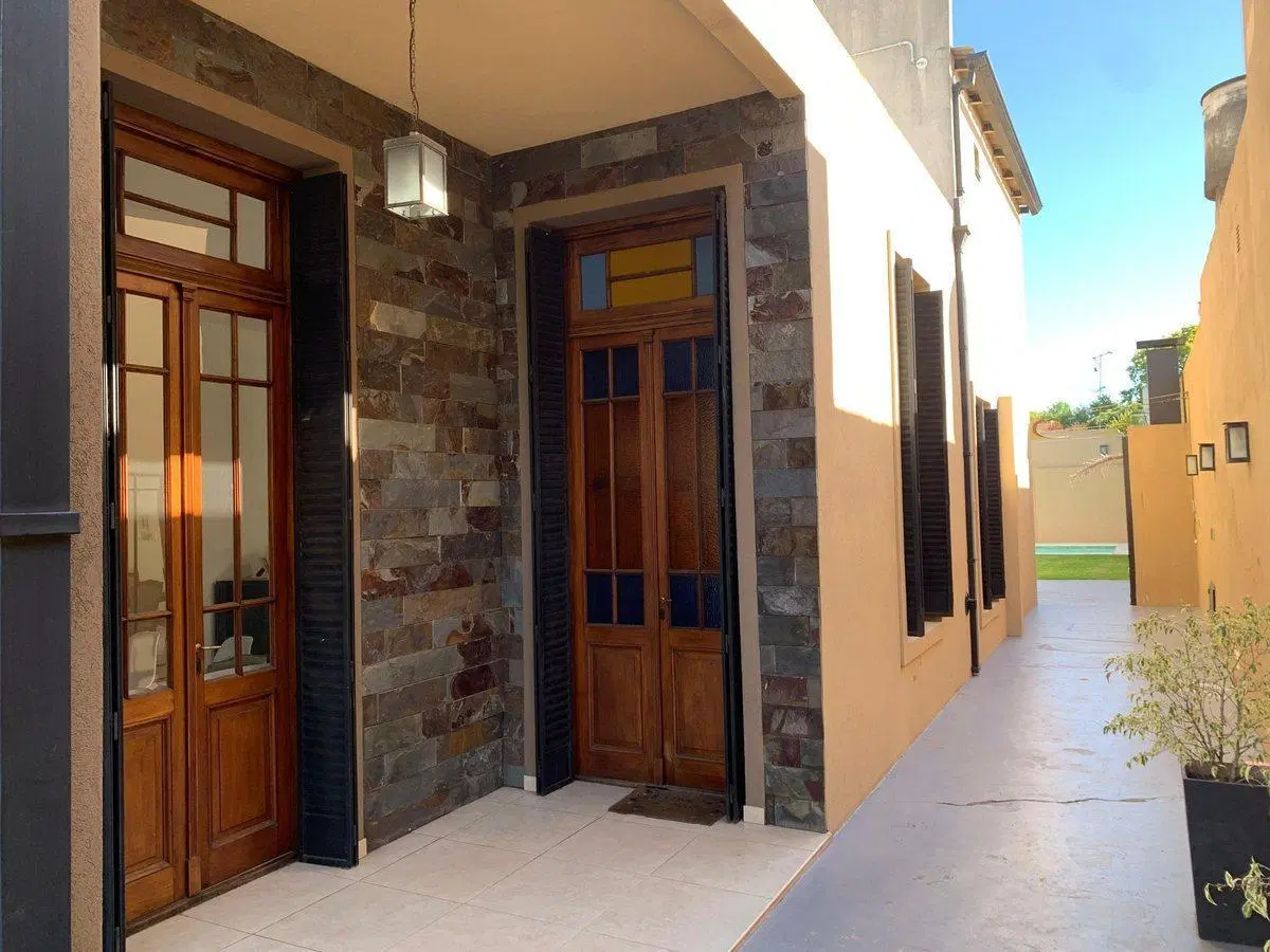 CASA 3 AMB EN VENTA CON PILETA EN LOMAS DE ZAMORA 4