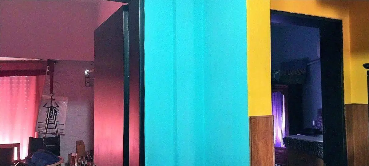 VENDE CASA Y LOCALES ,ESQUINA COMERCIAL ÚNICA, LDZ 2