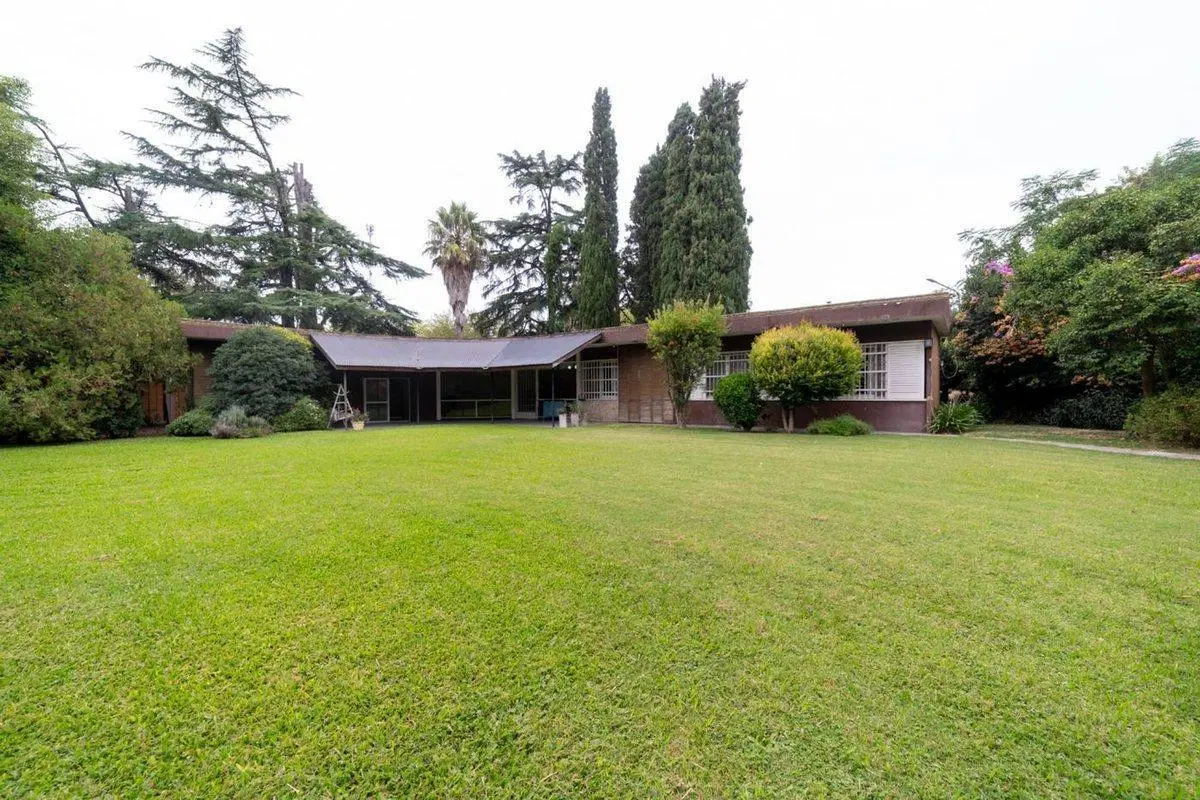 CASA SAN VICENTE VENTA CON PILETA Y TENIS 4