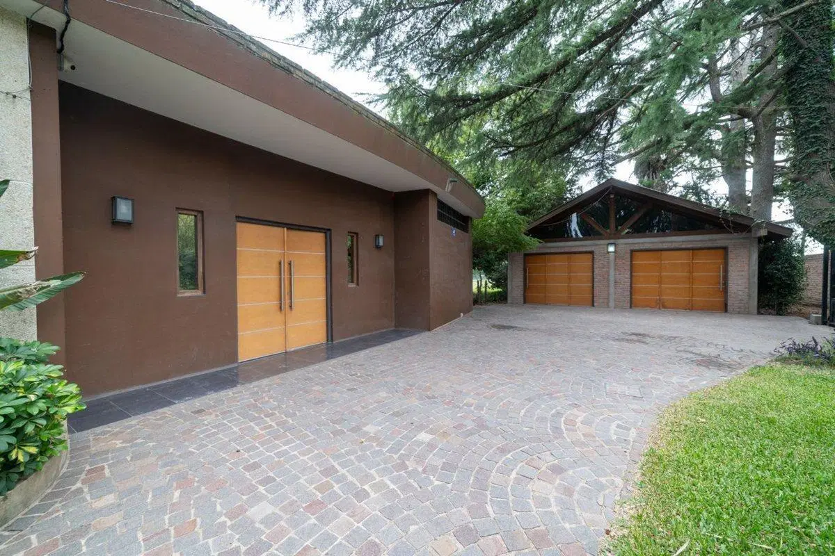 CASA SAN VICENTE VENTA CON PILETA Y TENIS 5
