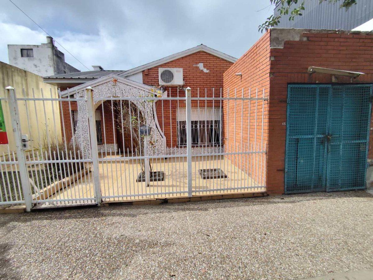 CASA VENTA EN SOLANO PATIO Y JARDIN MAS LOCAL