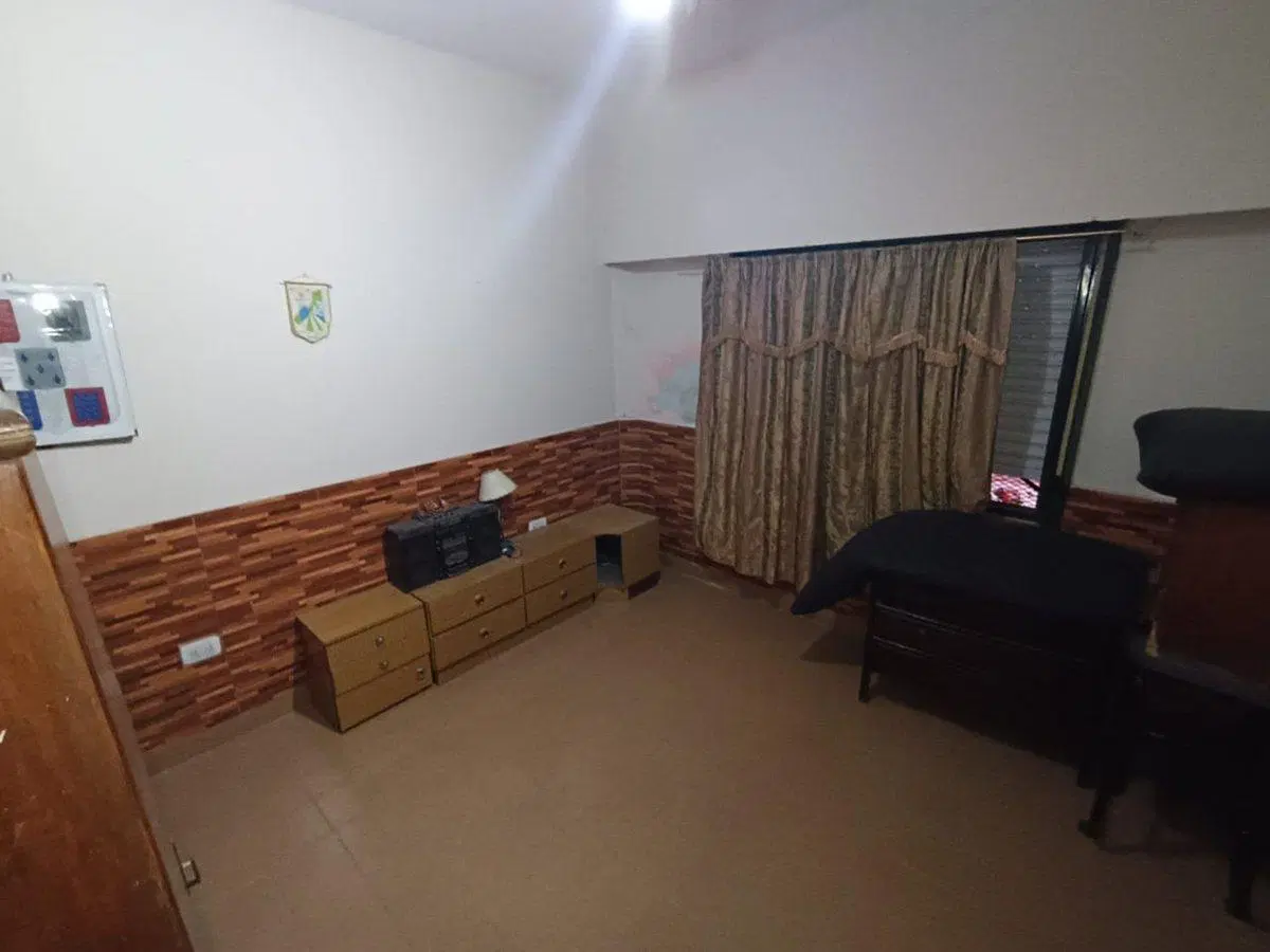 VENTA CASA 4 AMBIENTES CON COCHERA TEMPERLEY 2