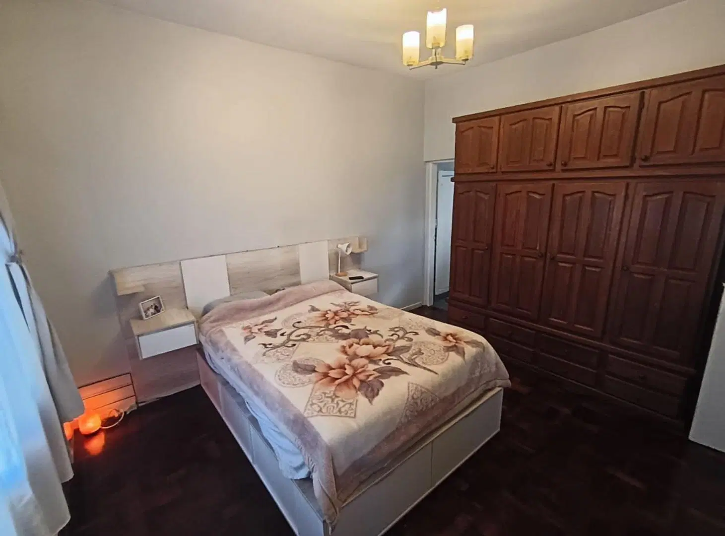 CASA EN VENTA 3 AMBIENTES C/ COCHERA BANFIELD ESTE 2