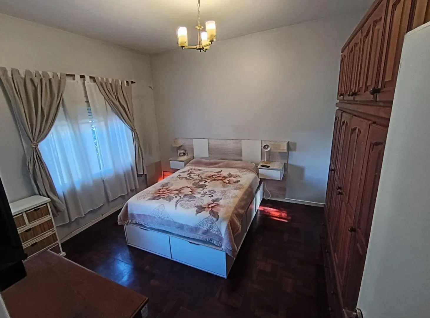 CASA EN VENTA 3 AMBIENTES C/ COCHERA BANFIELD ESTE 5