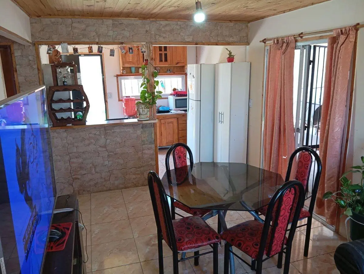 CASA 3 AMBIENTES VENTA GLEW BARRIO SANTA ANA 2