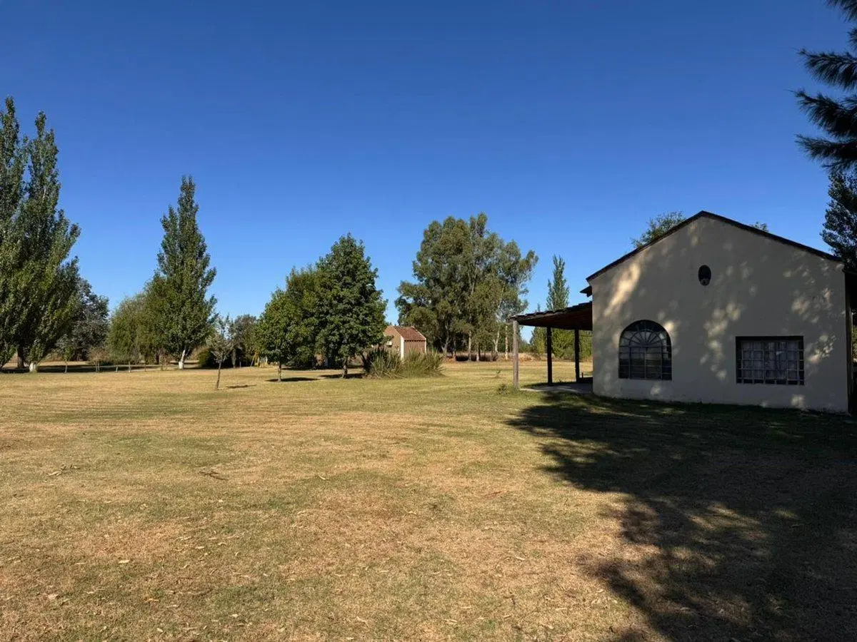 CASA QUINTA VENTA CON AMPLIO LOTE 5000 m2 4