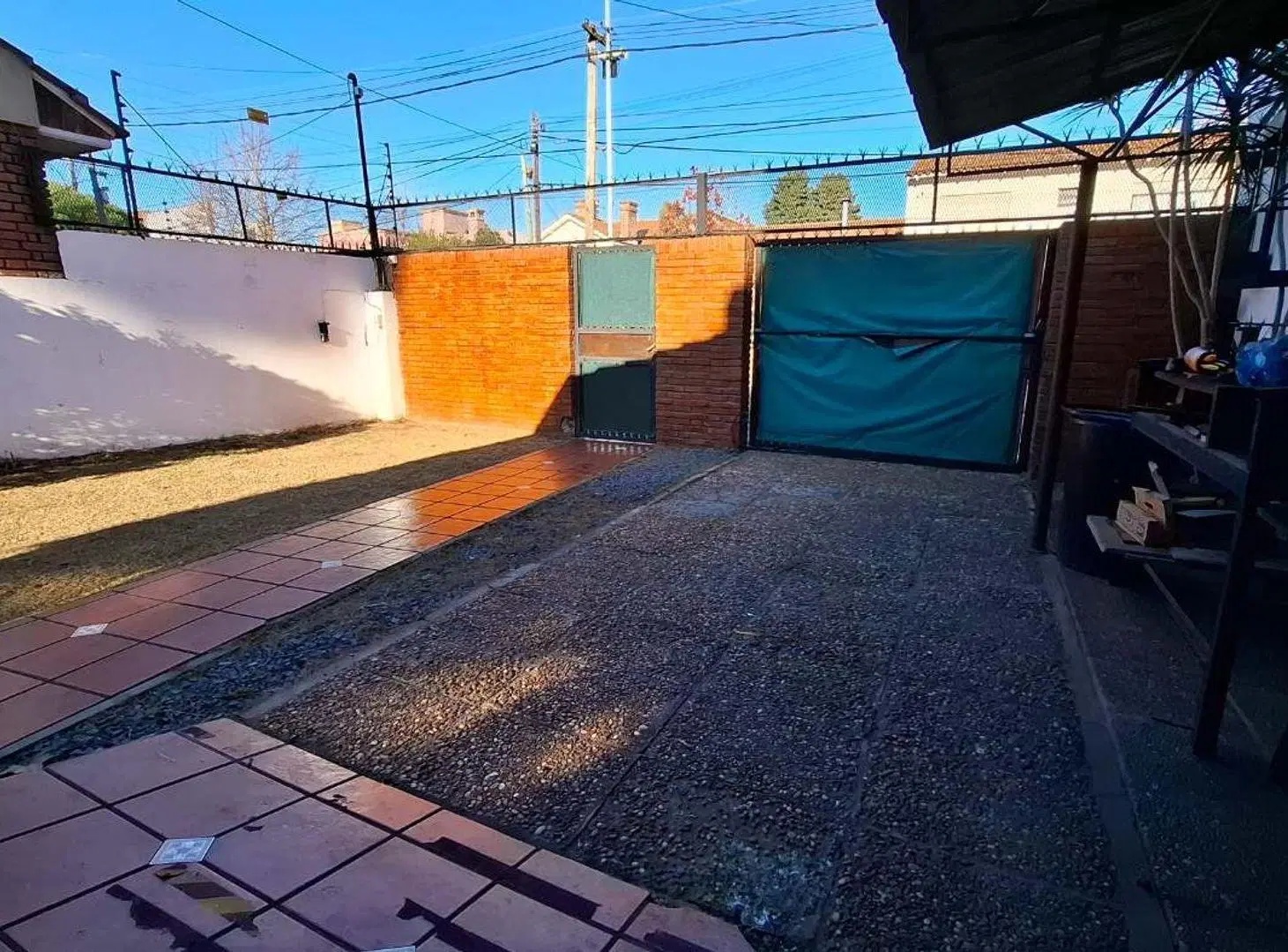 CASA 4 AMBIENTES VENTA TEMPERLEY JARDIN CON PILETA 4