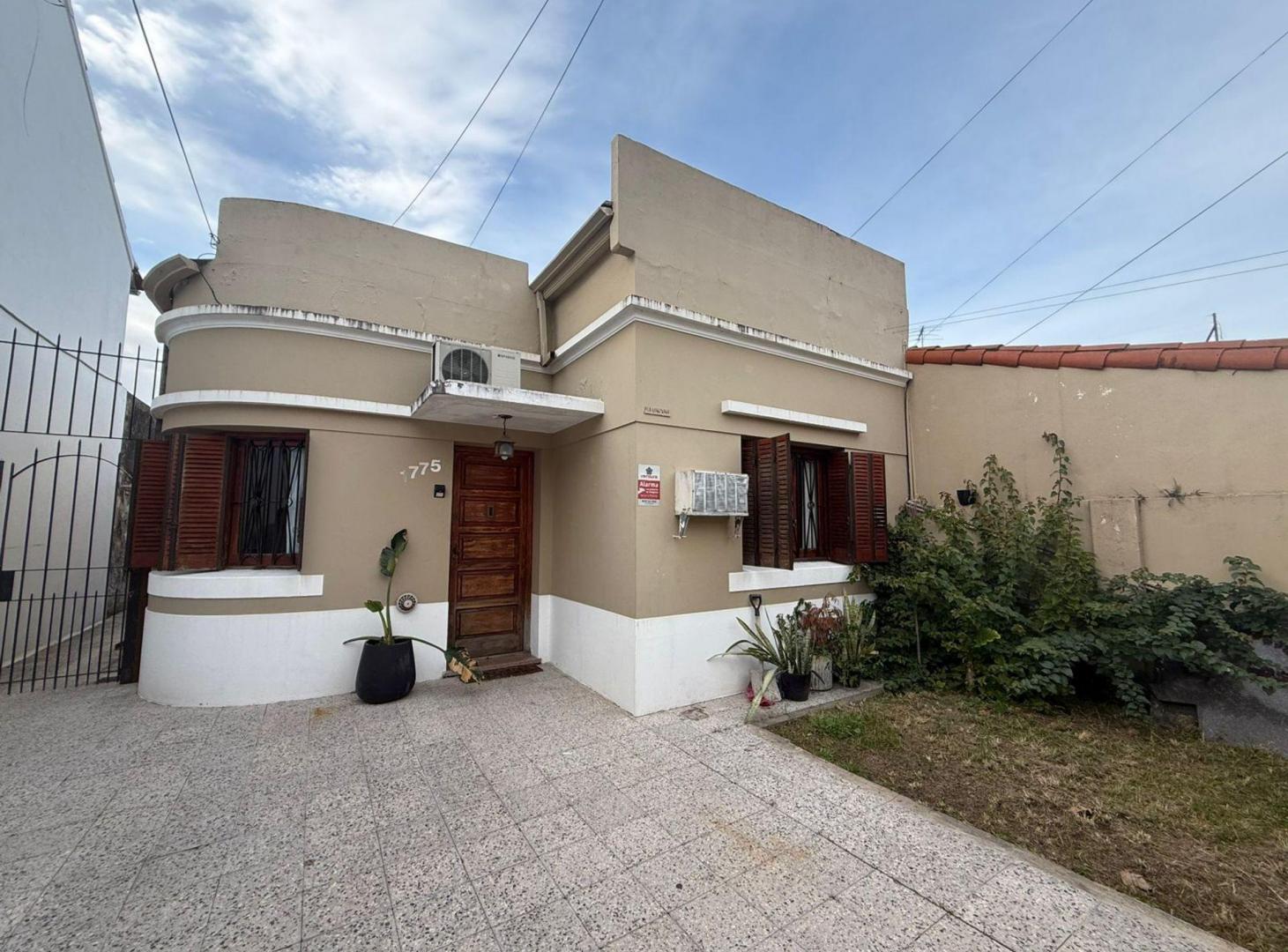VENTA PH BANFIELD - REFACCIONADO IMPECABLE